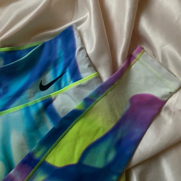 Nike Legendary Lava tights 🌈⚡️✅ - Picture 1 of 3